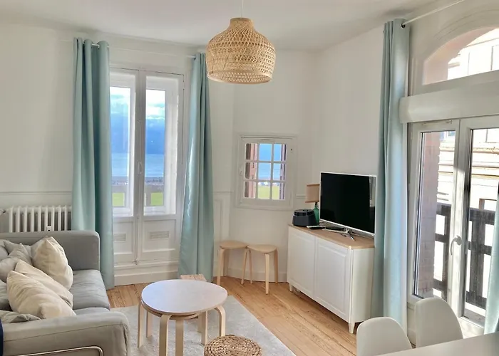 Bel Appartement Vue Mer Centre-Ville, Face Plage